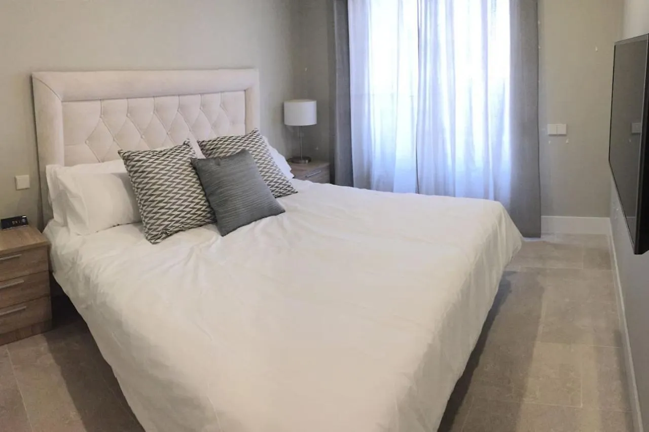 Modern Apartment With View To Gibraltar, Large Terrace And Jacuzzi Estepona Casa vacanze