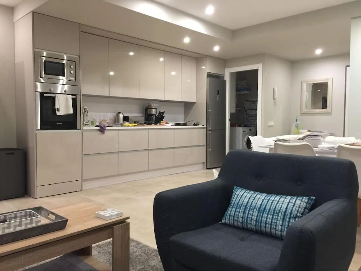 Casa vacanze Modern Apartment With View To Gibraltar, Large Terrace And Jacuzzi Estepona